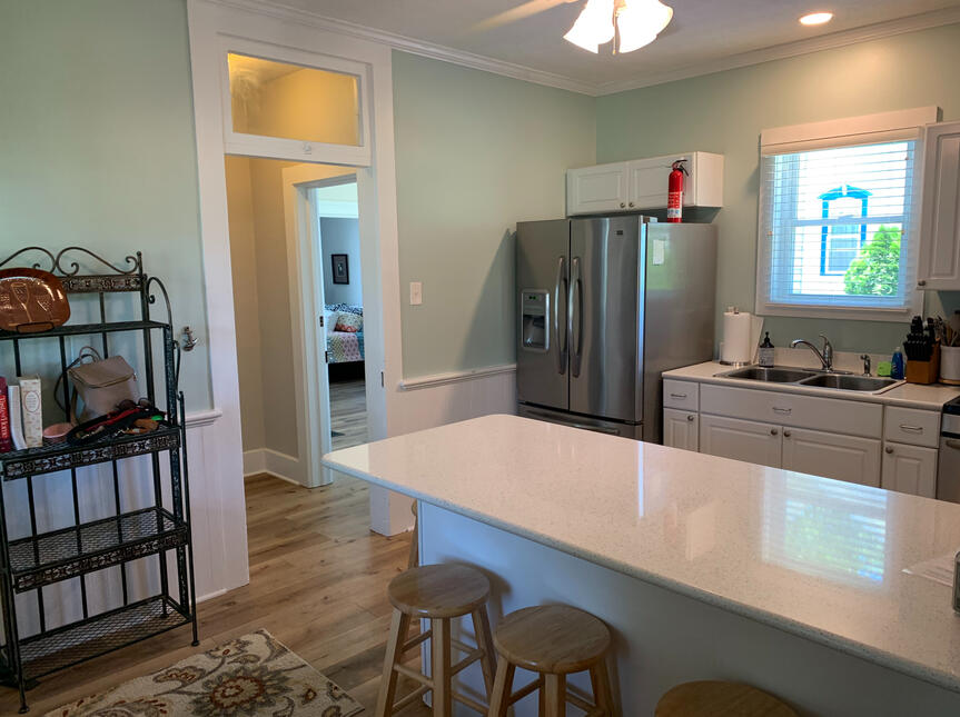 Kitchen island seating for 5